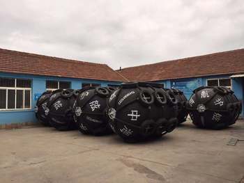 青島中海航船舶用品船用護(hù)舷靠球下水氣囊